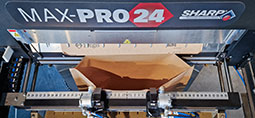 Beutelöffnung der Sharp Max Pro 24