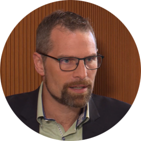 Porträt von Jens Johannsen, Geschäftsführer der FIXUM Creative Technology GmbH, Innovator im Bereich ökologischer Verpackungsmaterialien