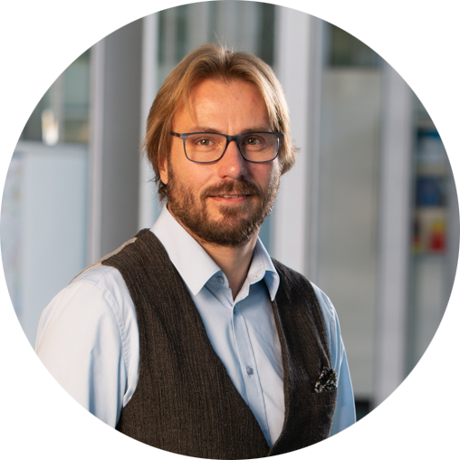 Porträt von Prof. Dr. Michael Herrenbauer von der Hochschule der Medien in Stuttgart, Professor für Verpackungstechnik und Prodekan der Fakultät für Druck und Medien